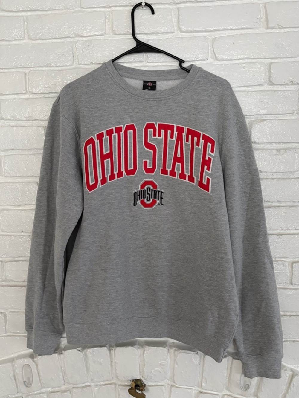 Men’s Ohio state crewneck sweater size medium